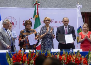 Impulsarán el idioma francés en escuelas normales de Nuevo León