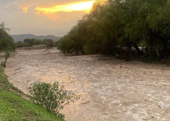 Se desborda cauce en Doctor Arroyo