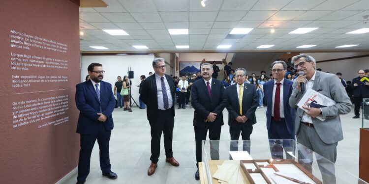 UANL presenta colección personal de Alfonso Reyes