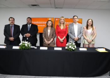 Capacitan a inspectores de Salud en ética y legalidad