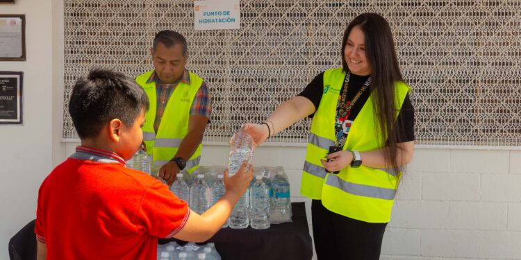 Continúan medidas preventivas en Nuevo León por altas temperaturas