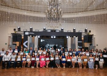 Reconocen a la Excelencia Educativa en Santiago