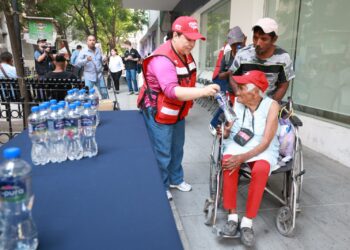 Continúa DIF Monterrey con operativo de hidratación