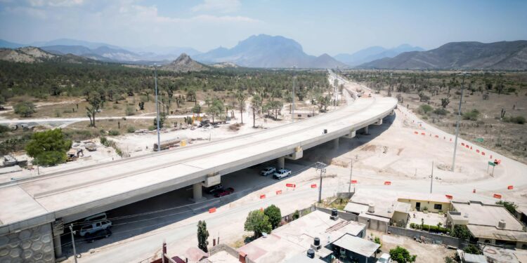 Nuevo León avanza Carretera Interserrana para Agilizar Comercio Exterior