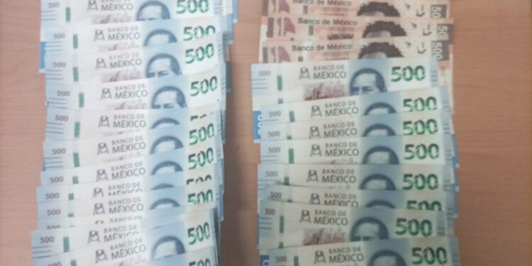 Detienen a dos en Salinas Victoria por posesión de billetes falsos
