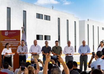 Inaugura complejo habitacional en Aduana Colombia