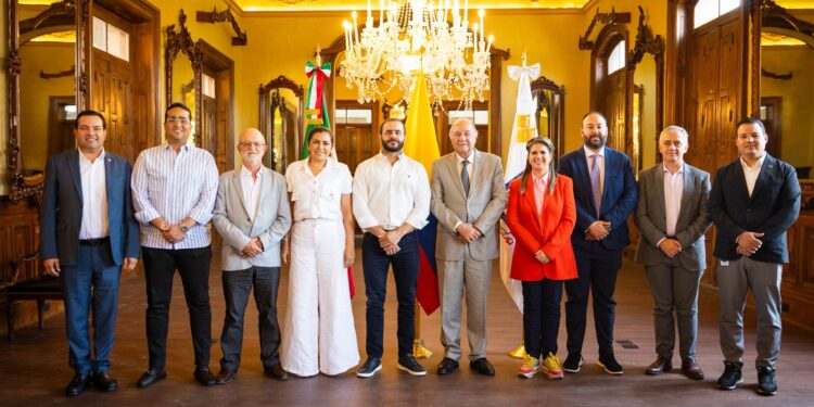 Buscan replicar en Colombia los programas exitosos de Nuevo León