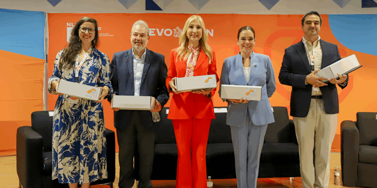 Hospital Metropolitano celebra 40 años de servicio