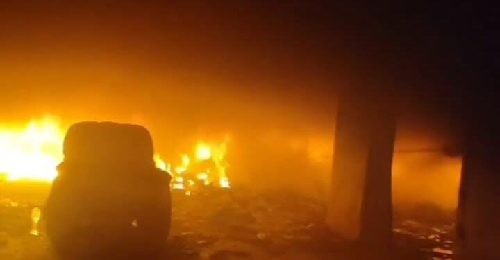 Sofocan incendio en bodega abandonada