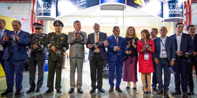 Inauguran expo proveedores del transporte y logística 2025