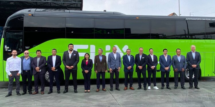 Aumenta conectividad de NL vía terrestre