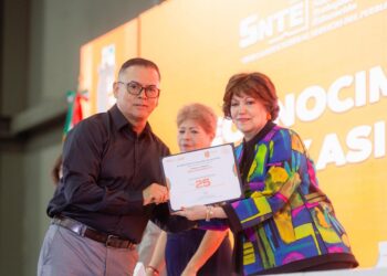 Destacan compromiso del personal educativo en NL