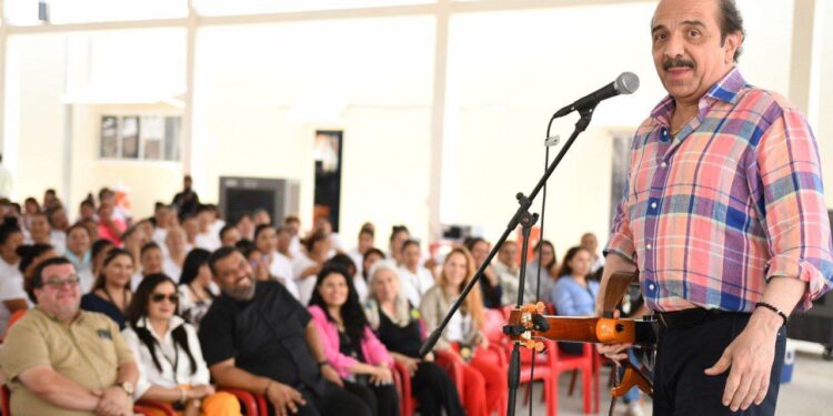 Gustavo Munguía lleva reflexión a CERESO