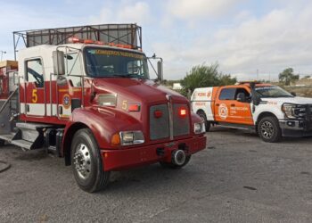 Incendio consume paquetes de carbón 