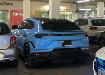 Encuentran en centro comercial Lamborghini robado