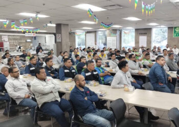 Capacitan a trabajadores en seguridad y salud laboral