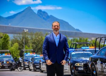 Incremento salarial y plan de vida para policías de Monterrey
