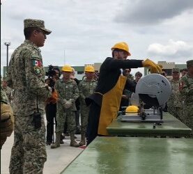 Encabeza Samuel destrucción de armas decomisadas 