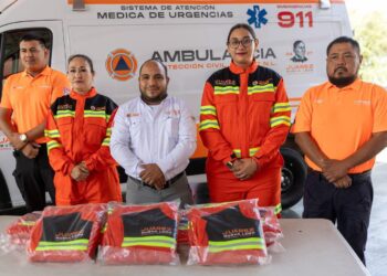 Equipan a bomberos de Juárez