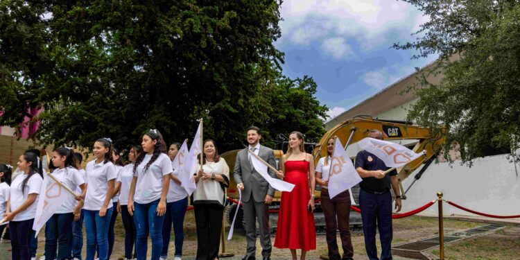 Avanza renovación del DIF capullos