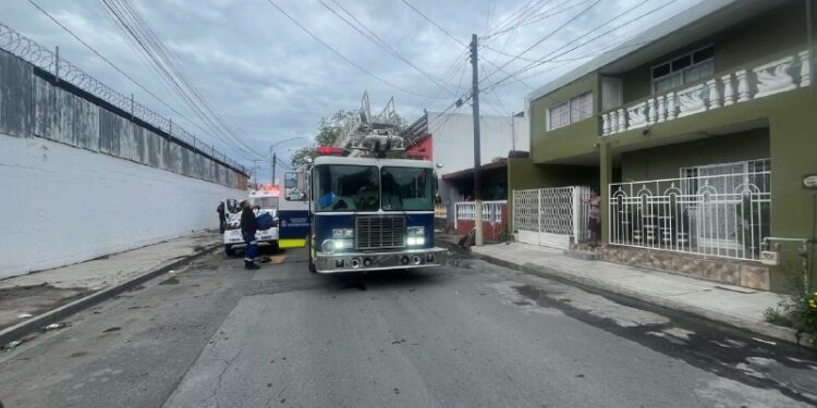Dos intoxicados tras incendio de vivienda en San Nicolás