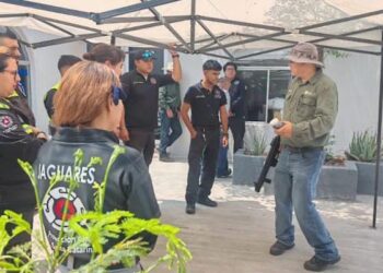 Capacitan a Jaguares para avistamiento de osos