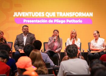 Adolescentes presentan pliego petitorio