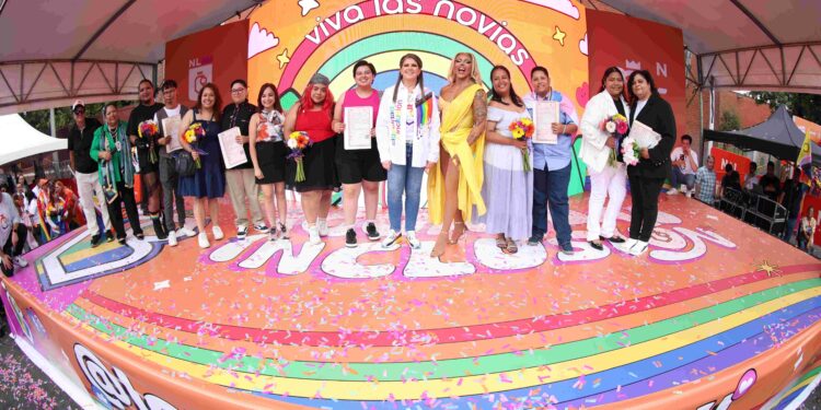 Orgullo y diversidad llenan el centro de Monterrey