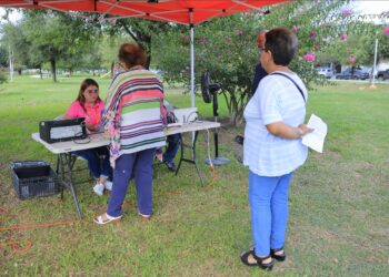 Llevan brigadas de predial a las colonias de guadalupe