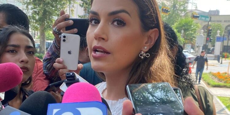 Advierte Lorena que no darían tiempos para transporte obligatorio