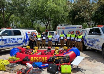 Reconocen a rescatistas de San Pedro por apoyo a Texas