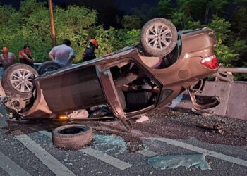 Volcadura deja un muerto y un lesionado en Guadalupe 