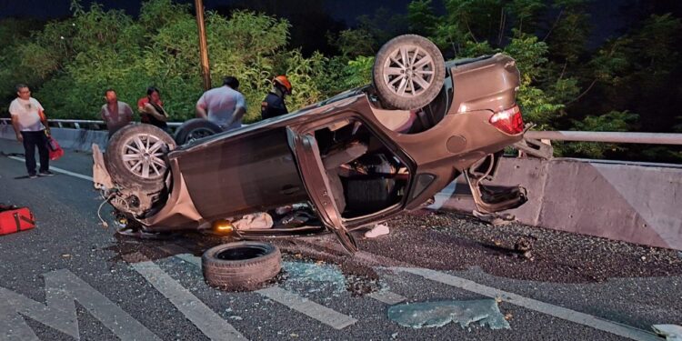 Volcadura deja un muerto y un lesionado en Guadalupe 