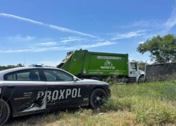 Agrede a compañeros y provoca movilización