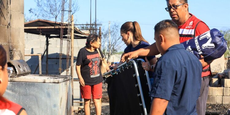 Atiende  Monterrey a familias afectadas por incendio en tejabanes