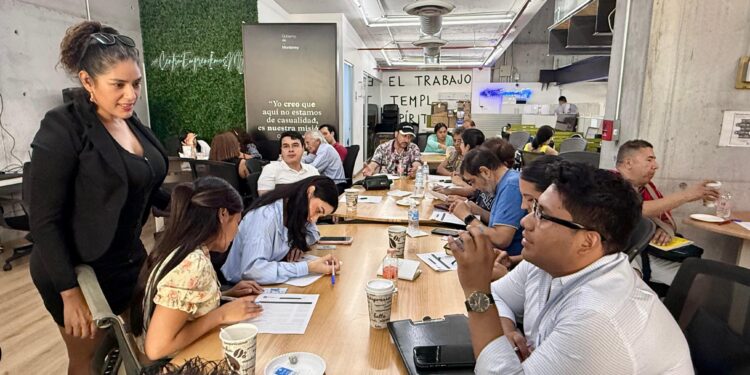 Lanzan en Monterrey  “Resuelve y emprende”