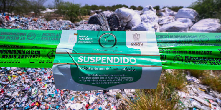 Suspenden tiradero clandestino en Salinas Victoria