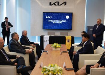 UANL firma alianza para impulsar talento universitario