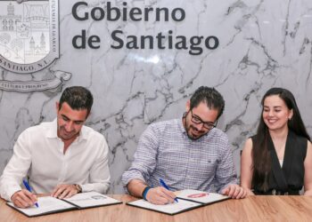 Santiago firma convenio con CMIC