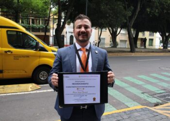 Reconocen al Instituto Catastral de NL