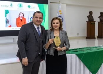 Reconocen a Contralora General de NL