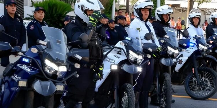 Equipa Guadalupe a policía con 50 motos