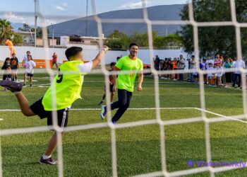 Lleva Samuel mundialito a Escobedo