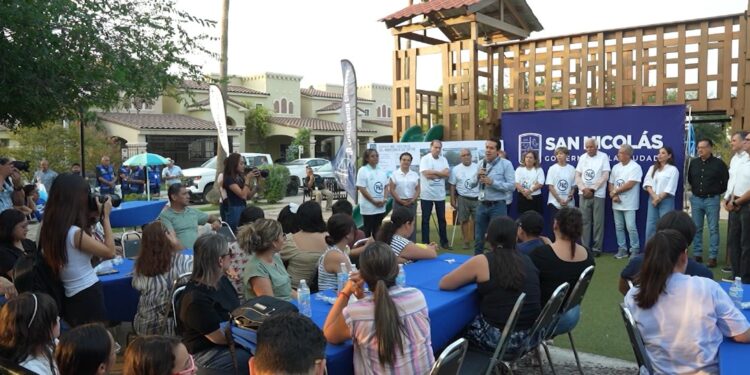 Entregan plaza rehabilitada en San Nicolás