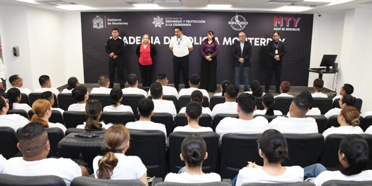 Avanza reclutamiento de policía Regia