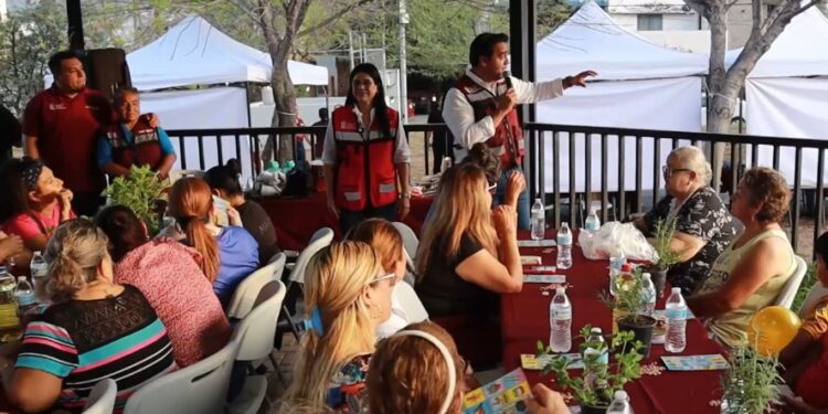 Llevan “Día del Pueblo” a colonias de Santa Catarina