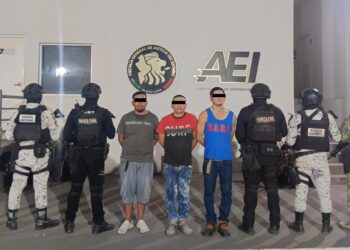 Detienen a tres, traían un arma y más de 200 dosis de droga