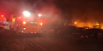 Se incendia corralón en El Carmen 