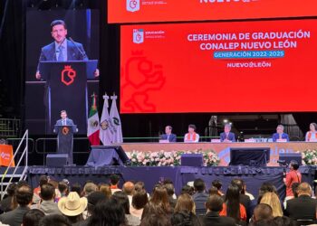 Se gradúan 6 mil jóvenes del Conalep