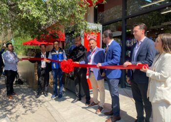 Cuenta UANL con  máquina inteligente de reciclaje